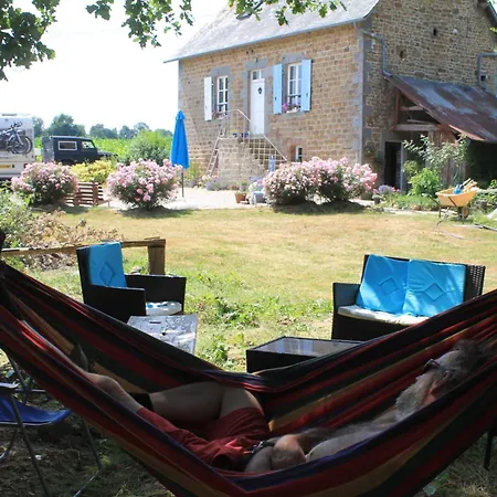 Campsite With Gypsy Vardo Bell Tent 펜션